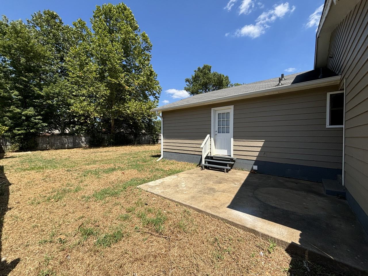 92 Pond St - Photo 3 of 4