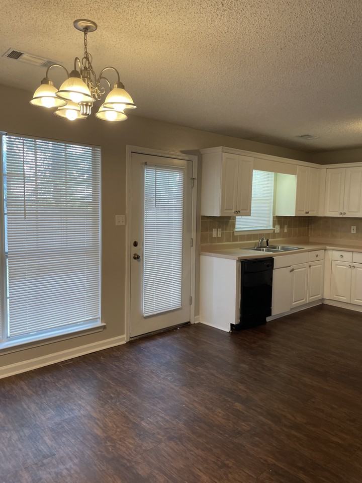 2814 Henson Pl - Photo 3 of 7