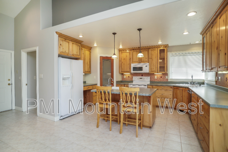 144 S Mountain Rd #A - Photo 4 of 25