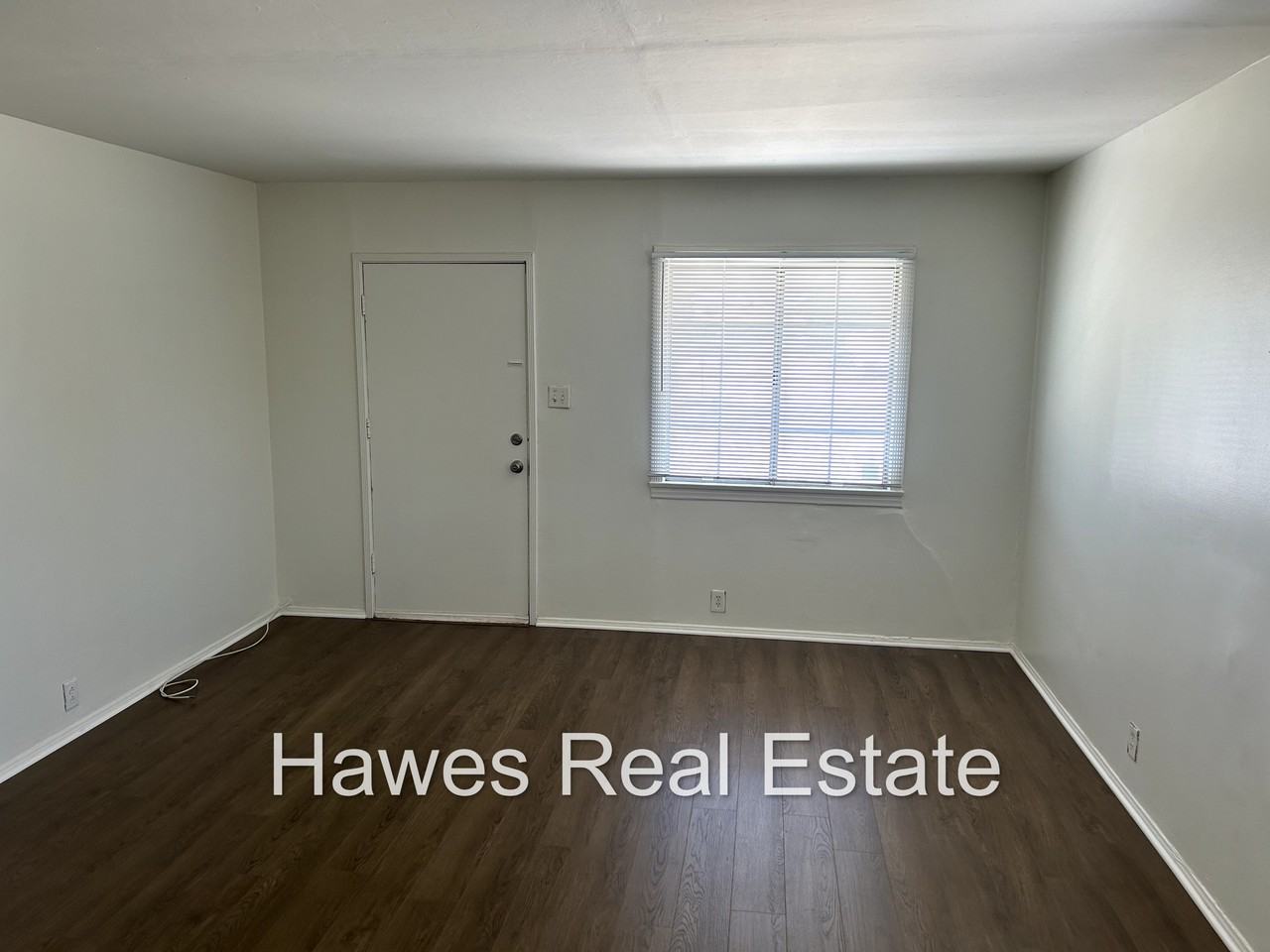 388 Drake Ave - Photo 3 of 17