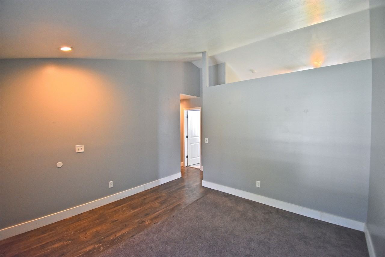 879 Ws - Photo 3 of 33