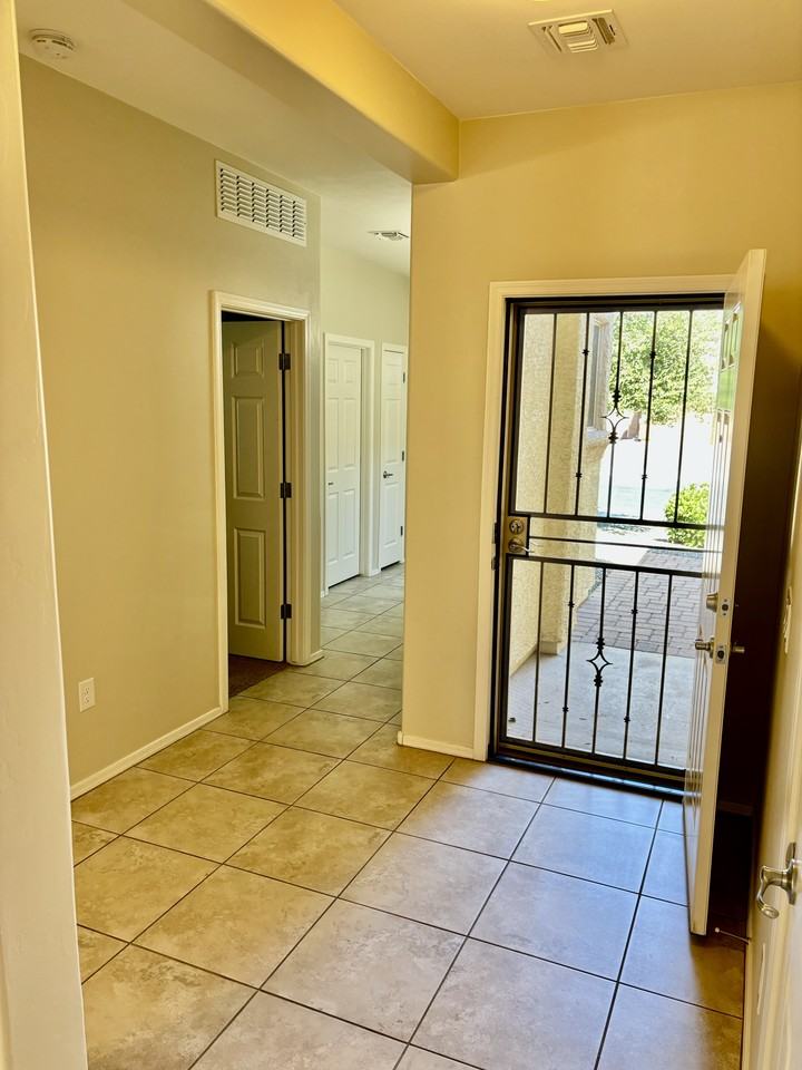 8807 W Irongate Rd - Photo 3 of 14