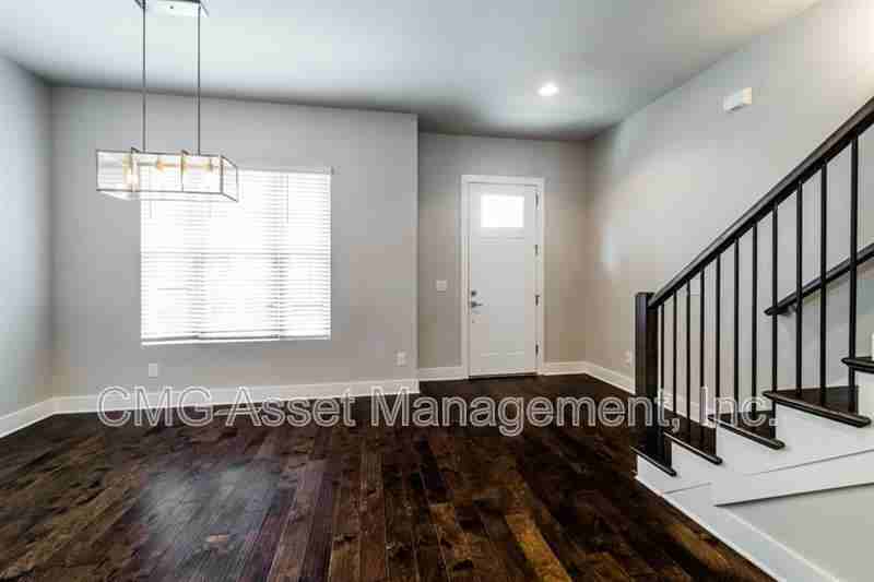 730 Taylor Ct Ne #5 - Photo 3 of 26