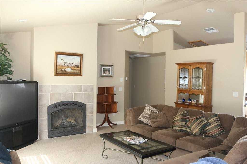 17305 Lake Shore Drive - Photo 2 of 12