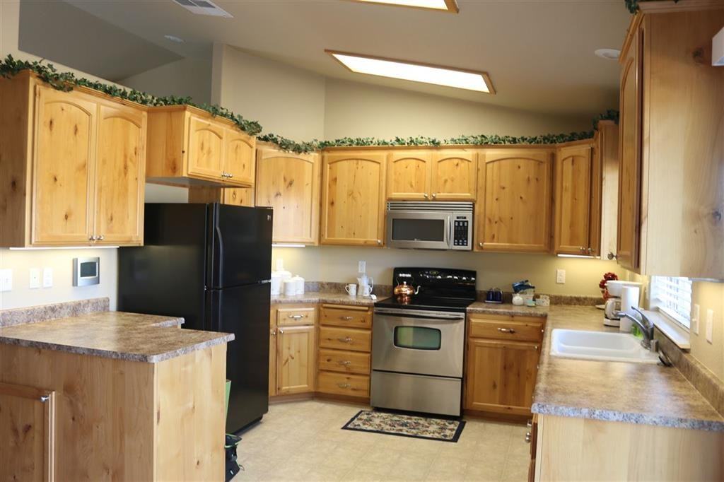 17305 Lake Shore Drive - Photo 4 of 12