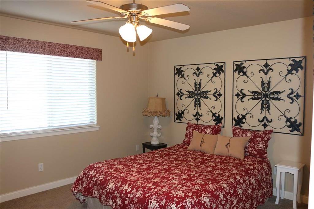 17305 Lake Shore Drive - Photo 7 of 12