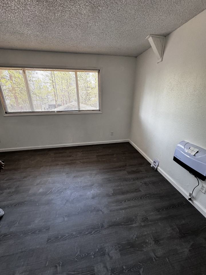 5034 Lake Shastina Dr - Photo 6 of 12