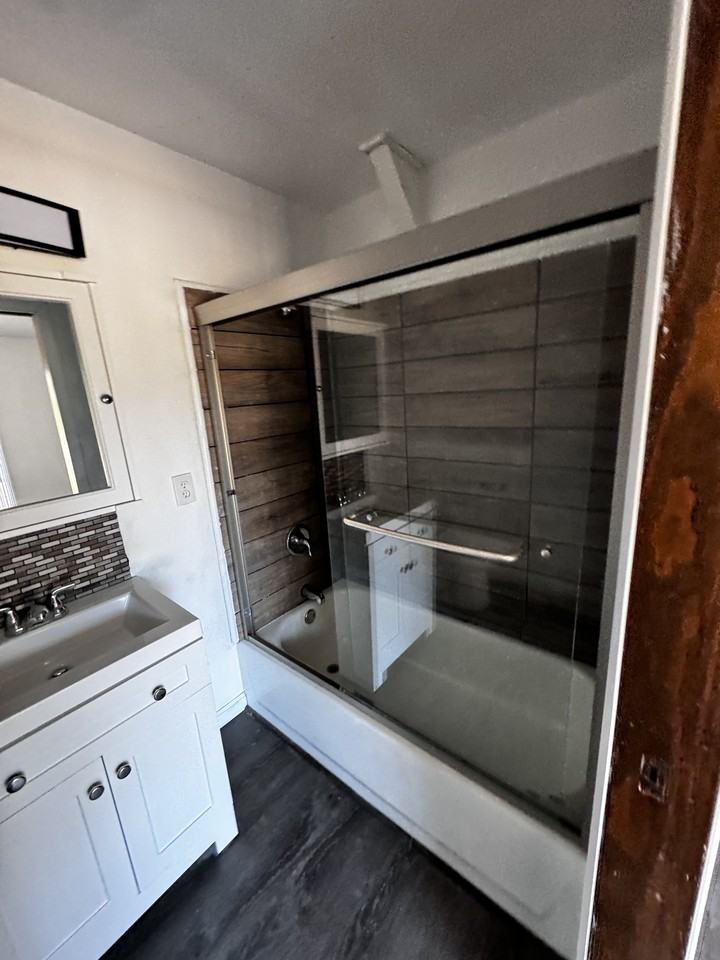 5034 Lake Shastina Dr - Photo 7 of 12