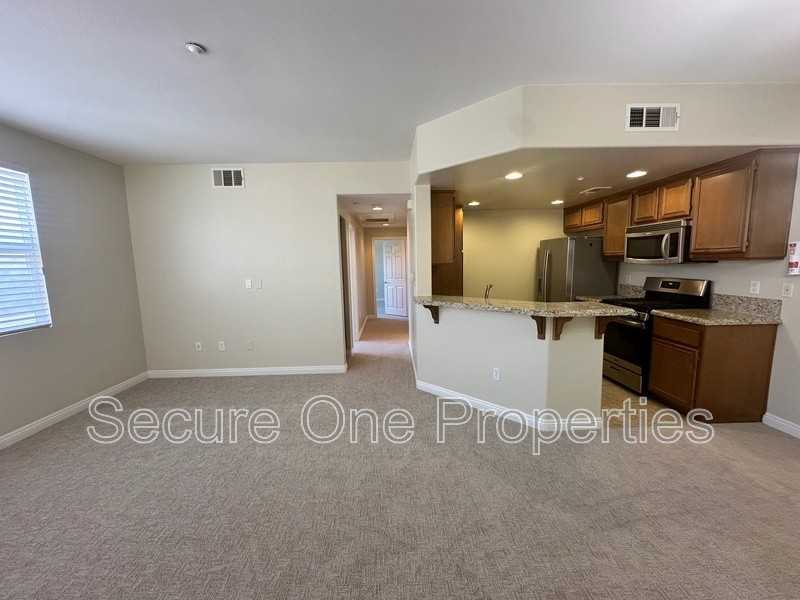 208 Riverdale Ct #715 - Photo 3 of 33