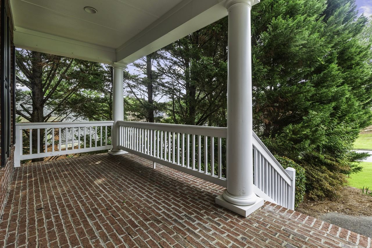 660 Lake Medlock Dr - Photo 2 of 50