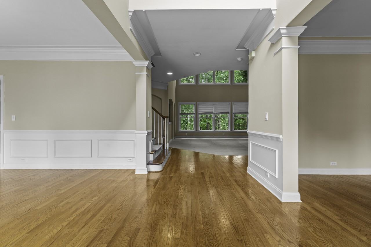 660 Lake Medlock Dr - Photo 3 of 50