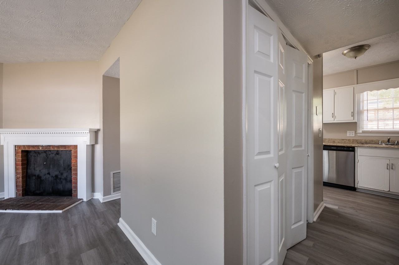 580 Downing St - Photo 3 of 21