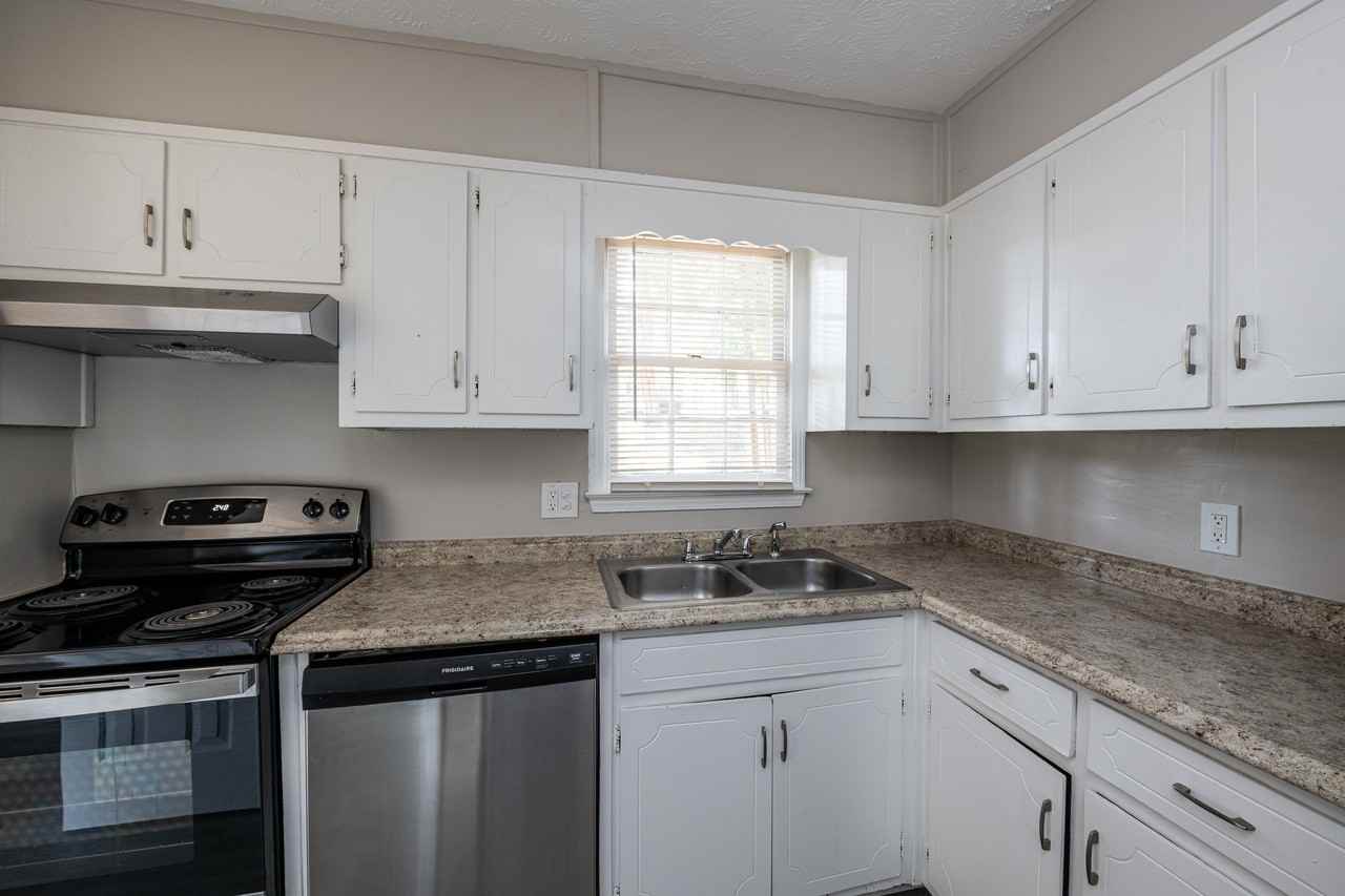 580 Downing St - Photo 5 of 21