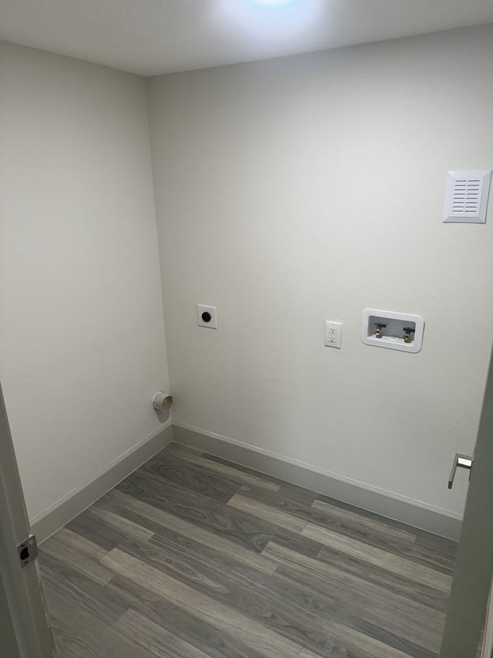 1147 La Salle St - Photo 6 of 11