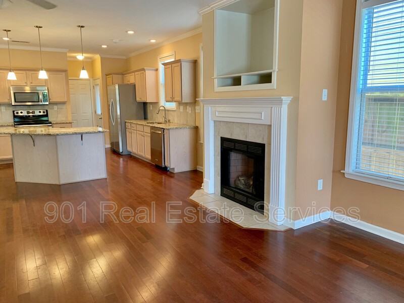 1302 Island Pl E - Photo 7 of 36