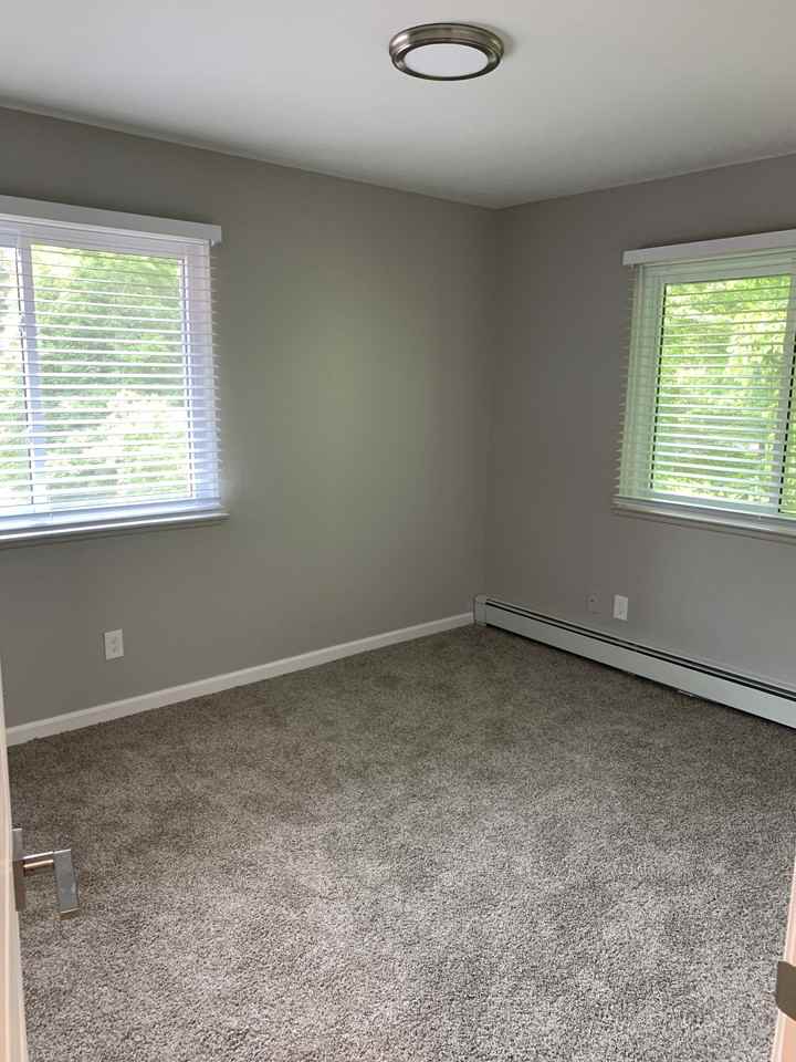 1250 Kenwood Ave - Photo 2 of 6