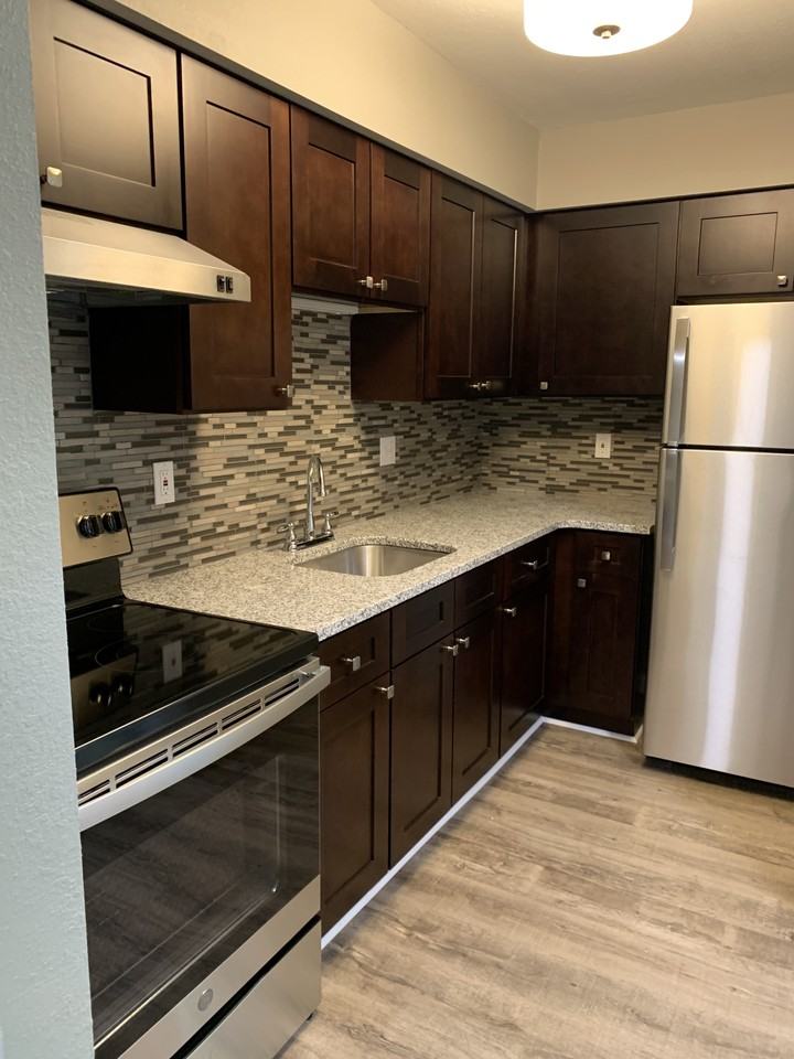 1250 Kenwood Ave - Photo 4 of 6