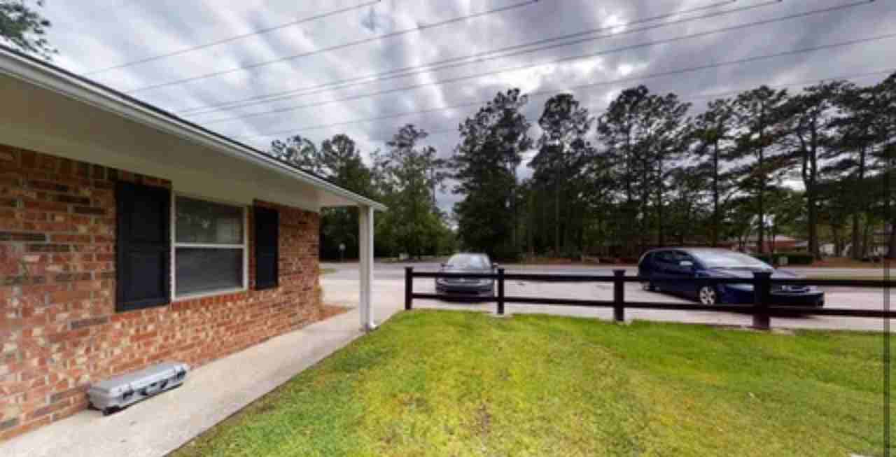 548 Orangeburg Road - Photo 2 of 9