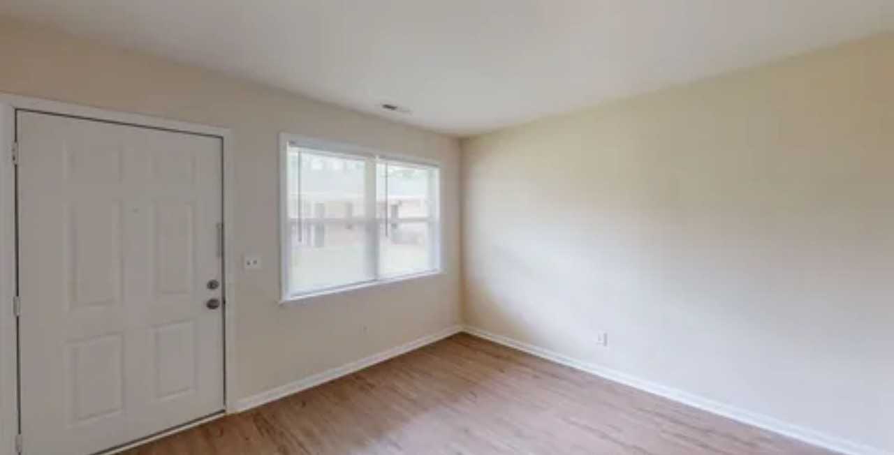 548 Orangeburg Road - Photo 3 of 9