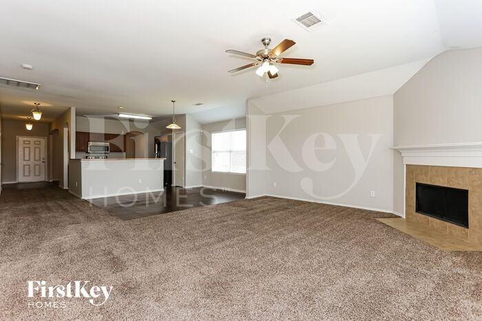 1422 Waldrop Dr - Photo 3 of 16