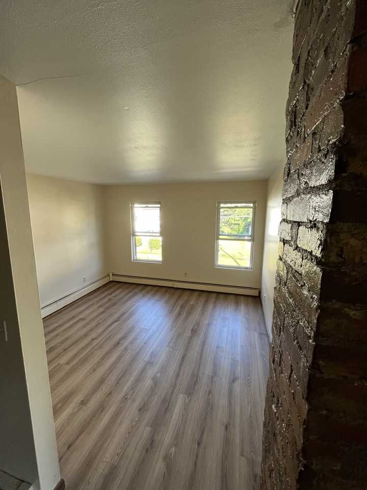 42 Spruce Street - Photo 5 of 8