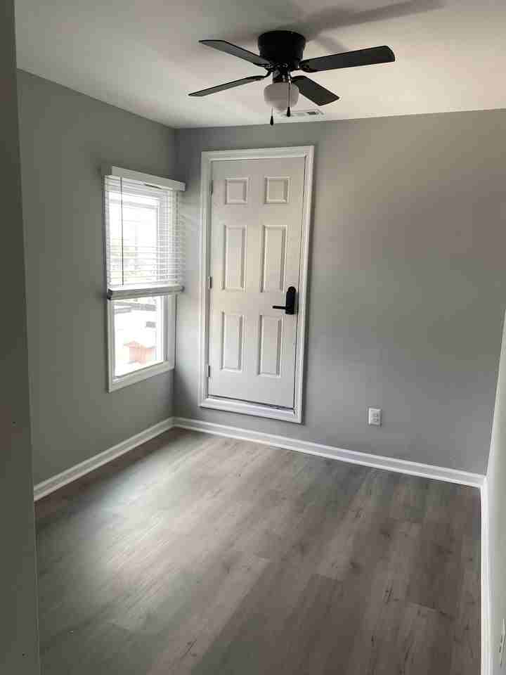 2933 Presstman Street - Photo 4 of 12