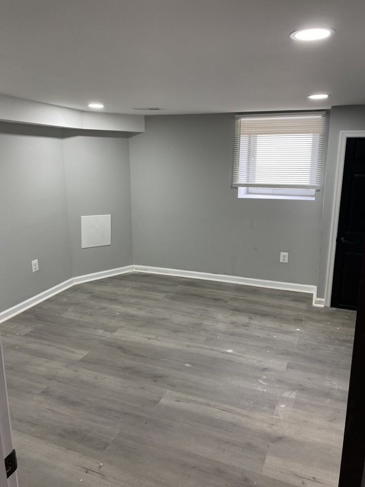 2933 Presstman Street - Photo 5 of 12