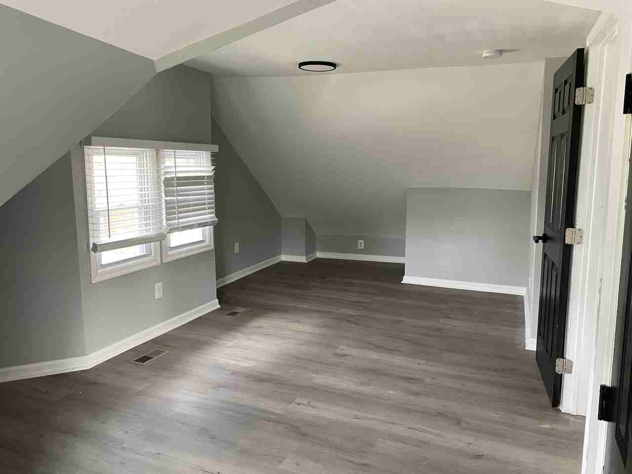 2933 Presstman Street - Photo 7 of 12