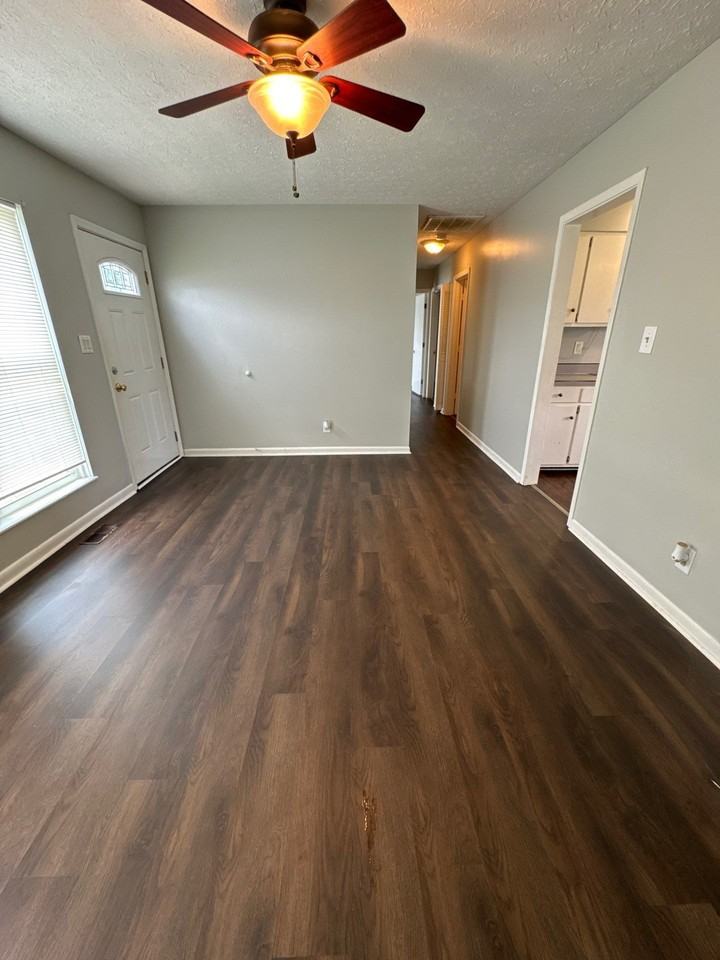 150 Winchester Dr - Photo 3 of 15