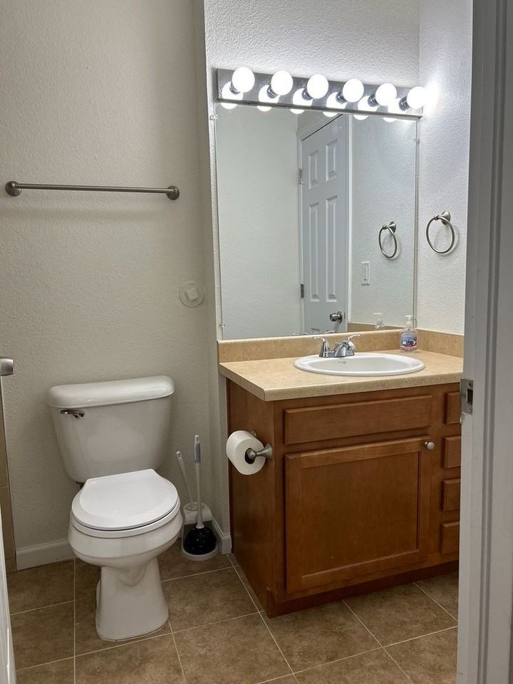 695 Manhattan Dr #12 - Photo 6 of 9