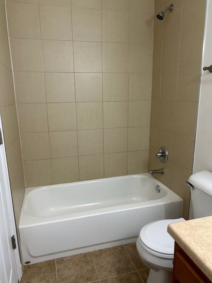 695 Manhattan Dr #12 - Photo 7 of 9