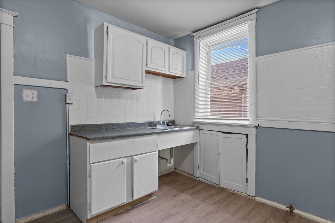 4460 Bircher Blvd - Photo 3 of 12