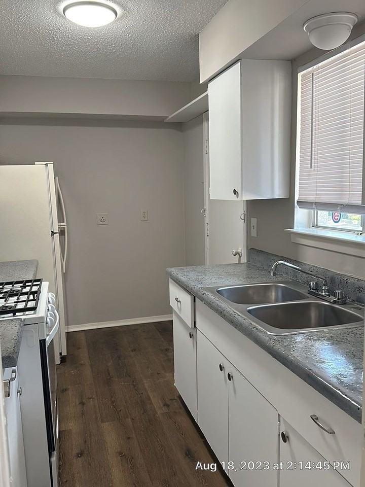 U of M Area~~ - Photo 4 of 13