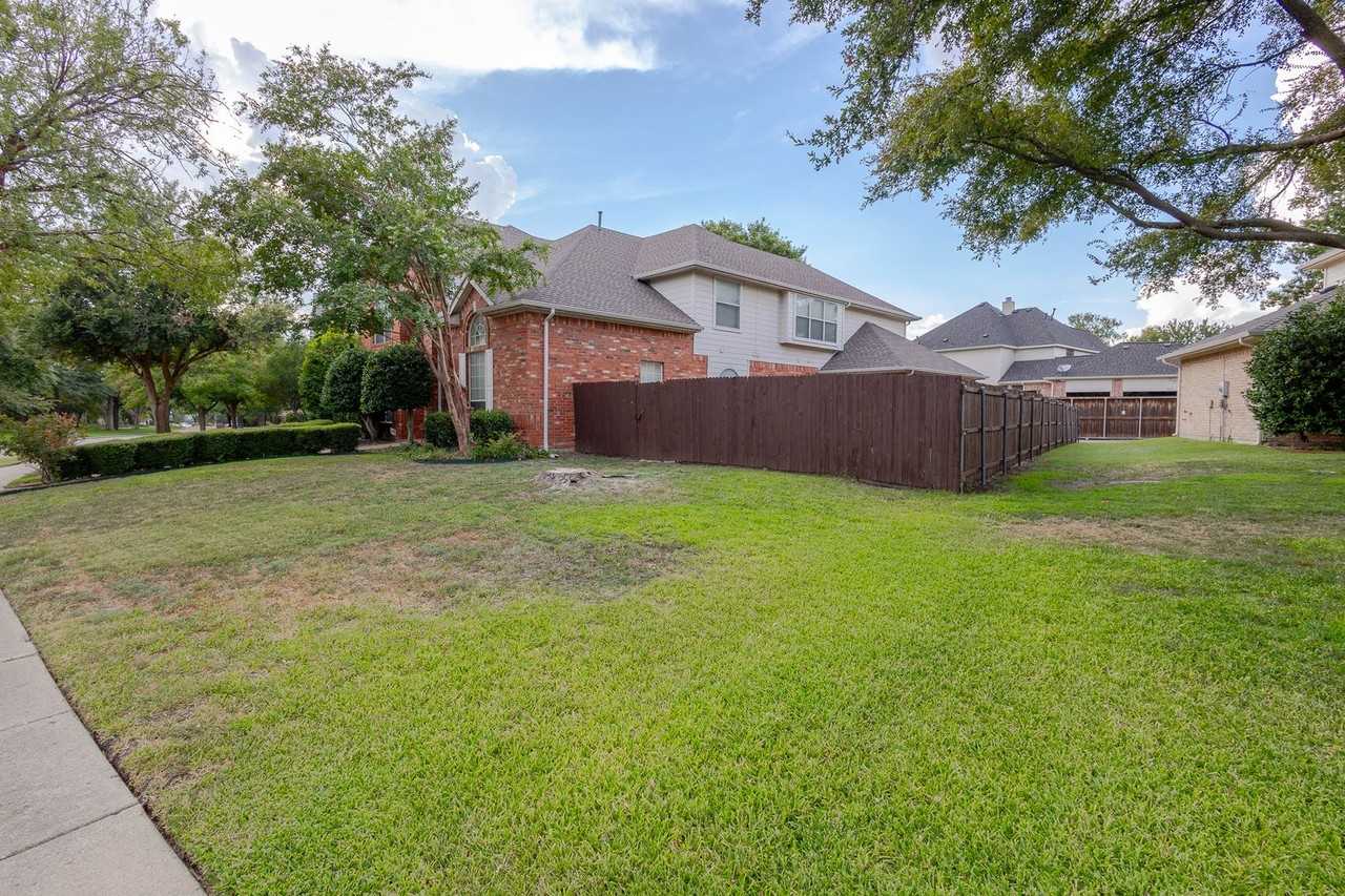 3829 Bonita Dr - Photo 3 of 50