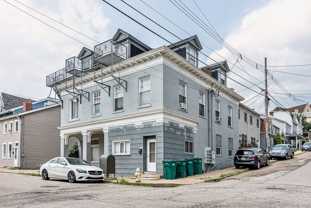 300 - 302 West Sycamore Street - Photo 1 of 1
