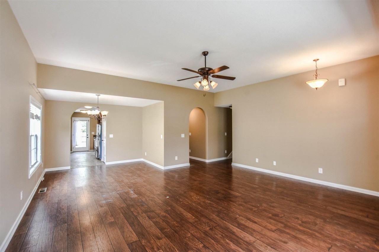 3627 Fox Tail Dr - Photo 2 of 21