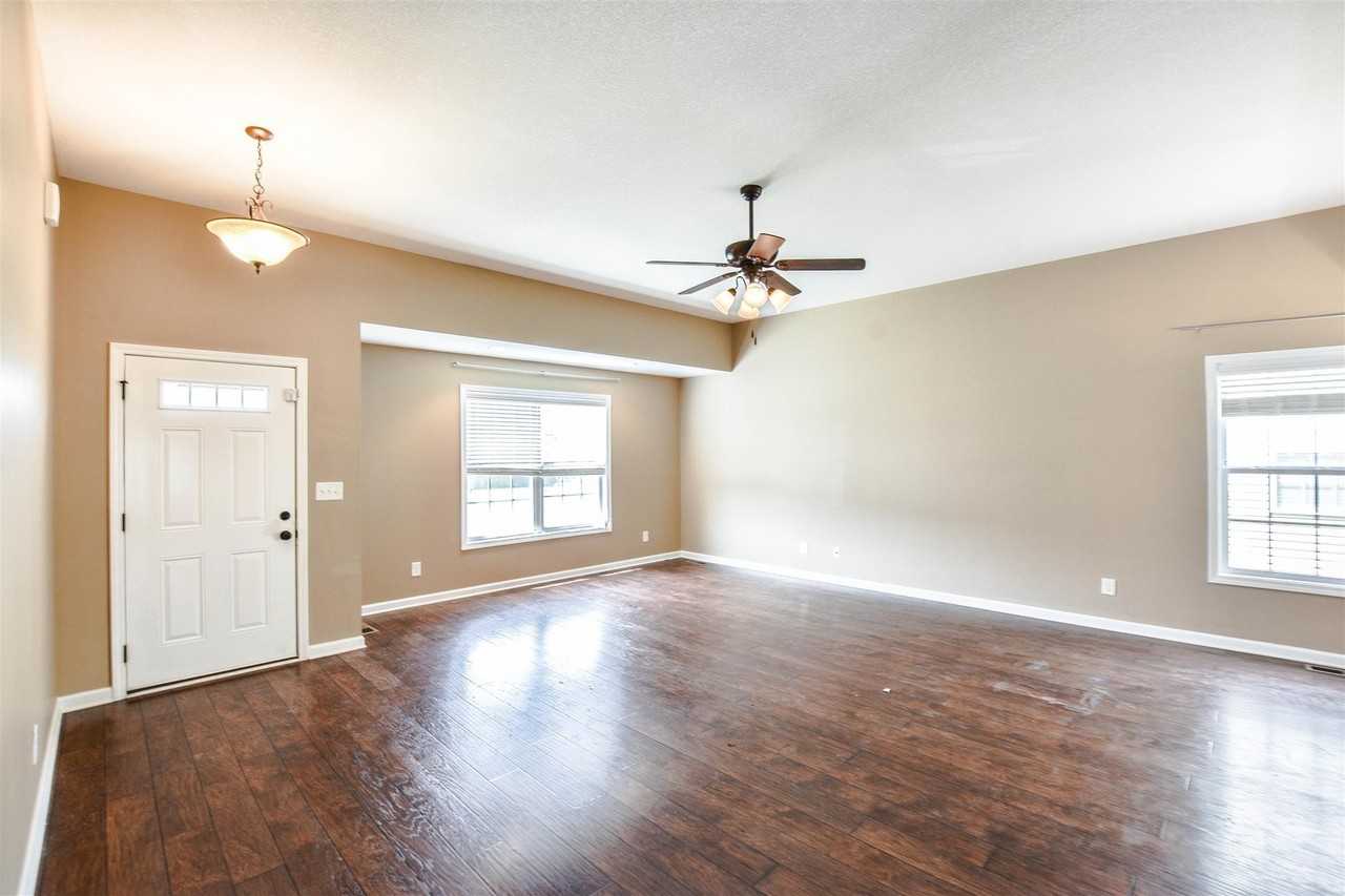 3627 Fox Tail Dr - Photo 3 of 21