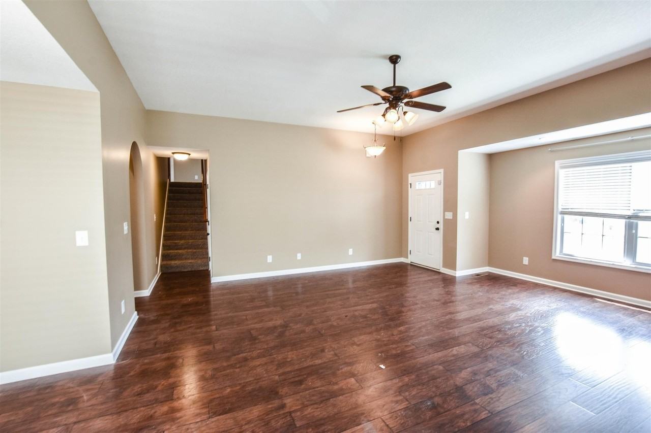 3627 Fox Tail Dr - Photo 4 of 21