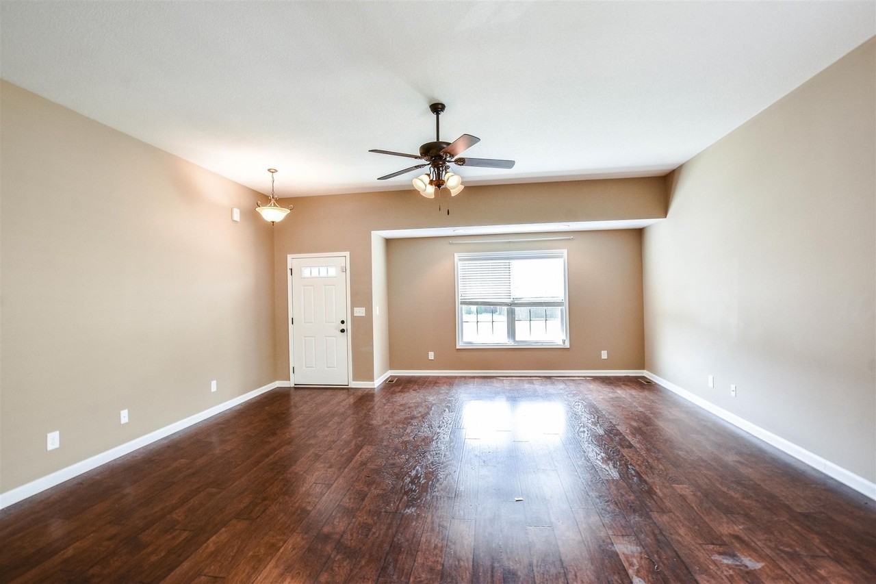 3627 Fox Tail Dr - Photo 5 of 21