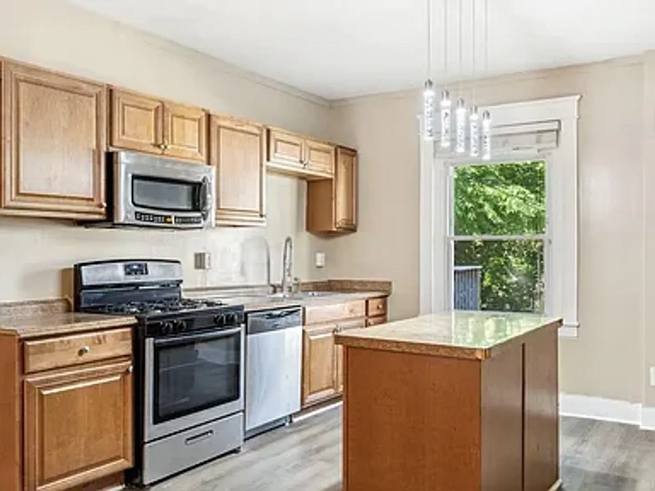 3030 Chelsea Ter - Photo 2 of 15