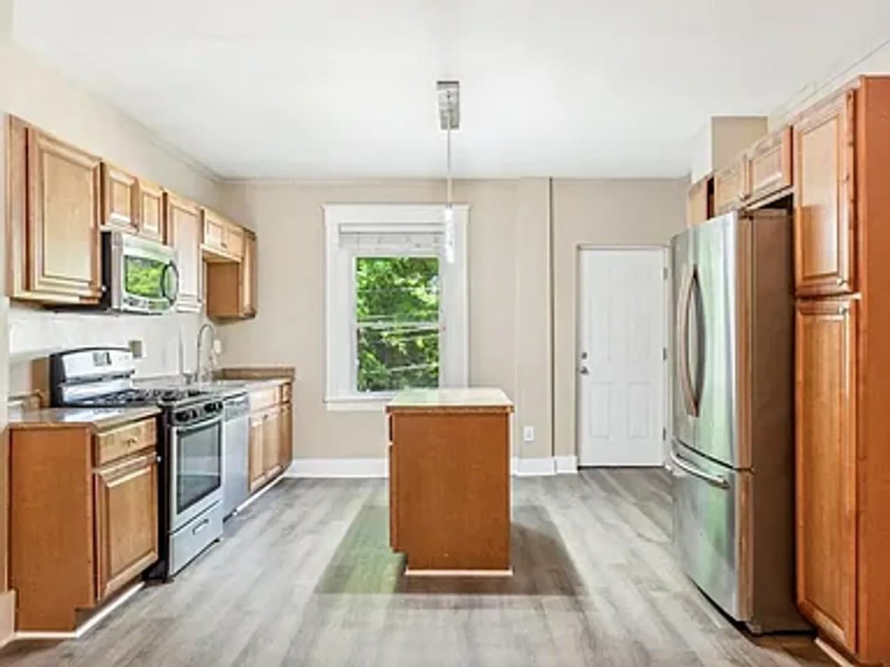 3030 Chelsea Ter - Photo 3 of 15