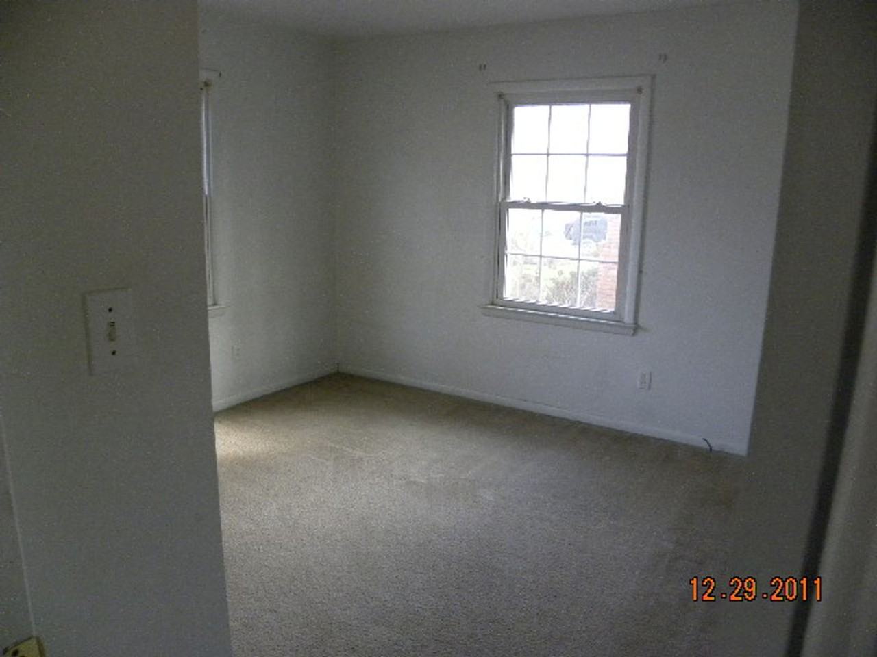 198 Cornell Dr - Photo 7 of 10