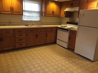 1907 Ridgeland Rd - Photo 2 of 9