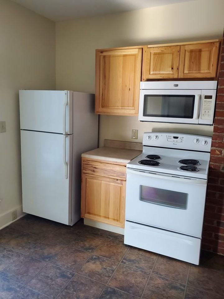 61 Summer St - Photo 3 of 12