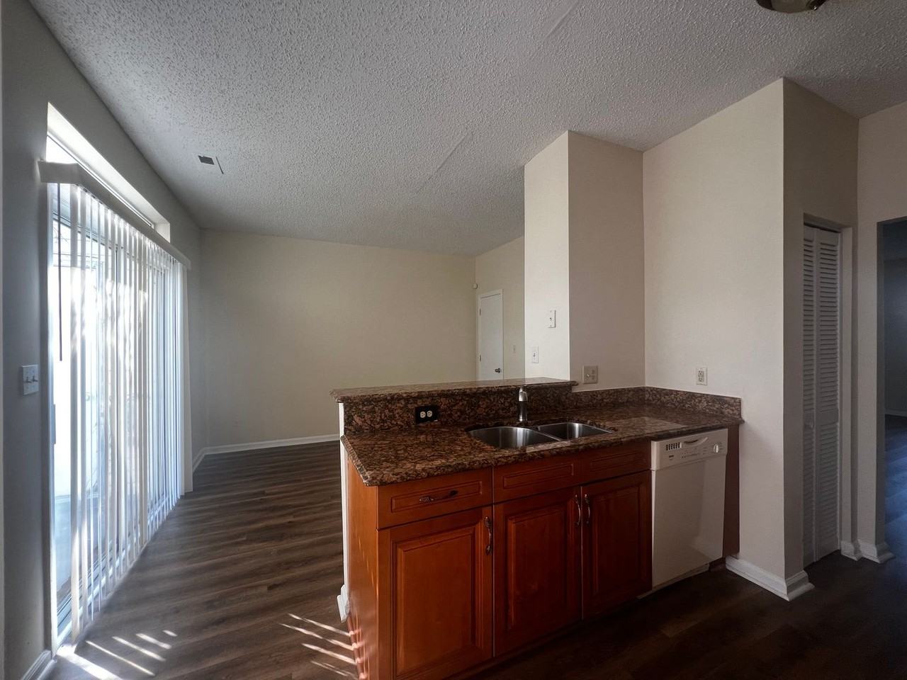 3205 Dunnebrook Dr - Photo 6 of 16