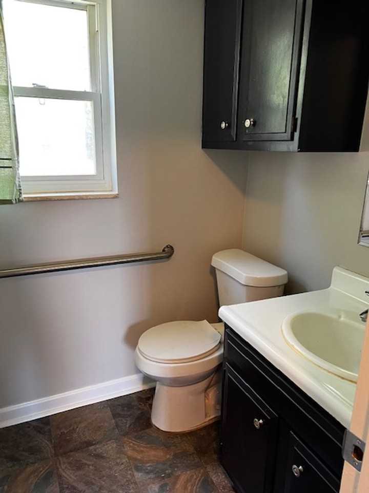 756 Lawrence Ave - Photo 6 of 6