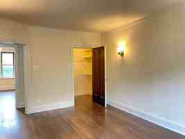 featured image of 1725 W Thorndale Ave #2B
