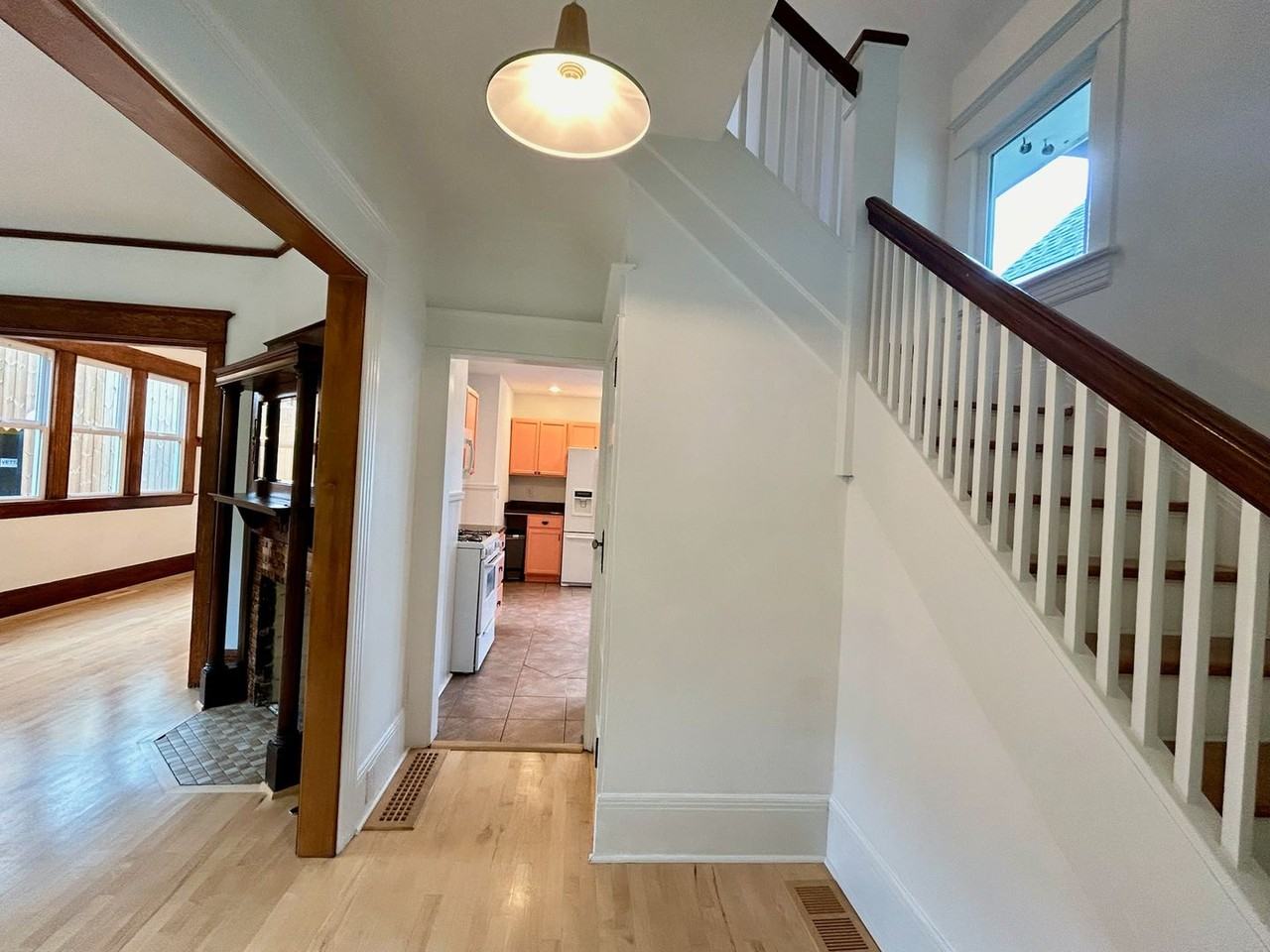 515 29th Ave S - Photo 2 of 20