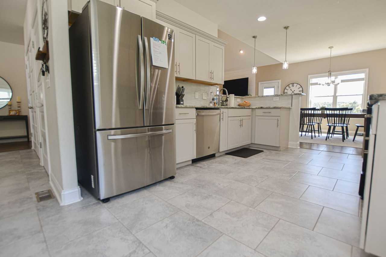 2273 Colston Dr - Photo 6 of 21