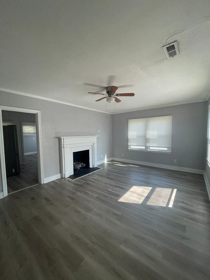 1112 Lee Ave - Photo 3 of 18